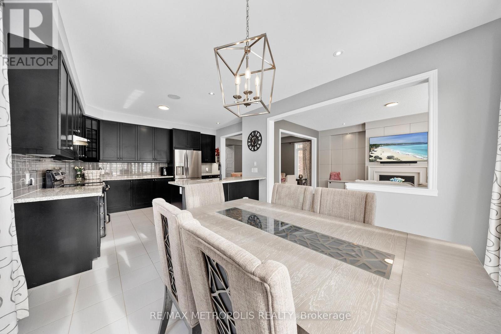 118 LORNE THOMAS PLACE - 21