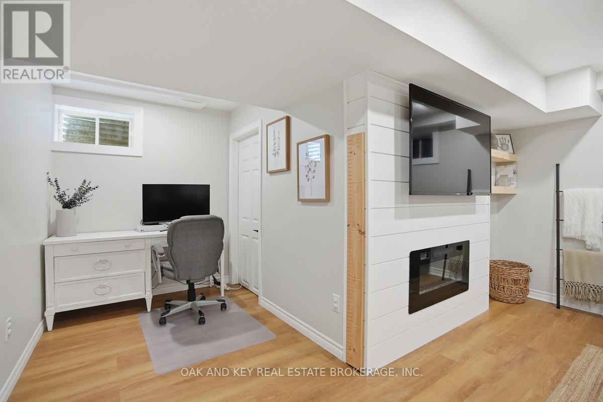 833 DEVERON CRESCENT - 23