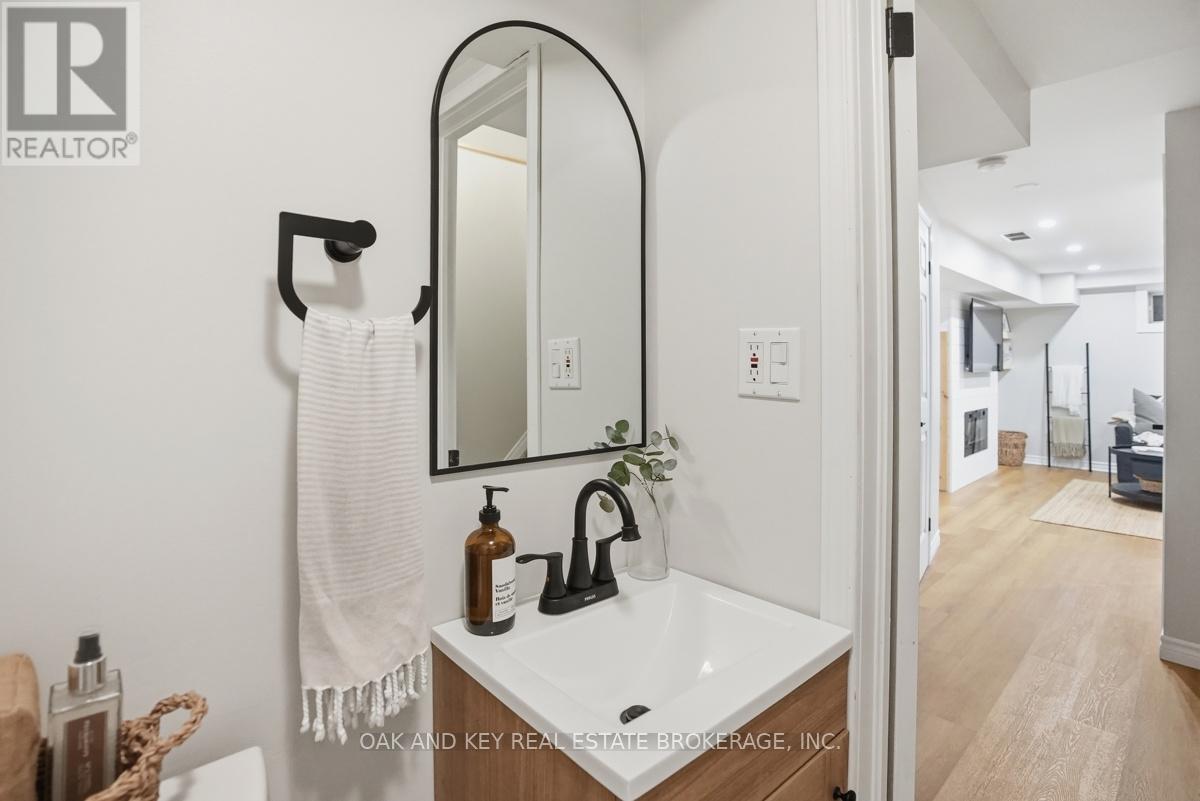 833 DEVERON CRESCENT - 26