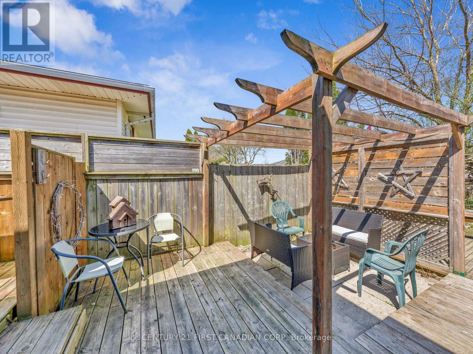 14 ALAYNE CRESCENT - 35