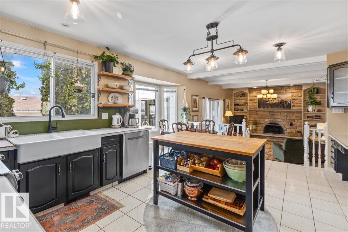 2446 78 ST NW, Edmonton