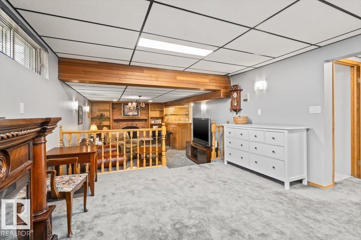 2446 78 ST NW, Edmonton