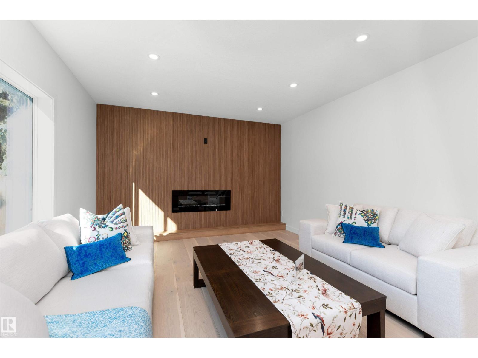 607 BUTTERWORTH WD NW, Edmonton