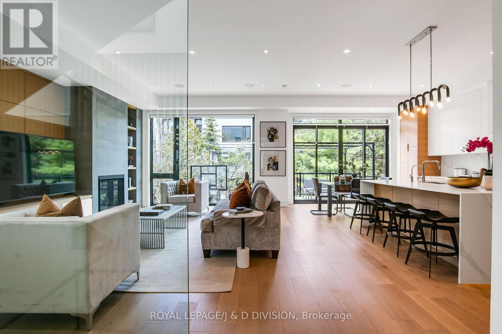 414 GLENGARRY AVENUE - 16