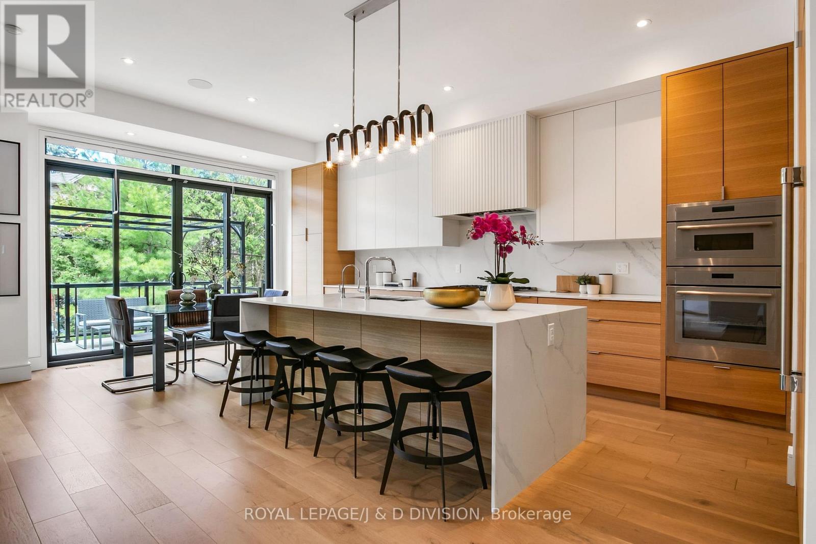 414 GLENGARRY AVENUE - 17