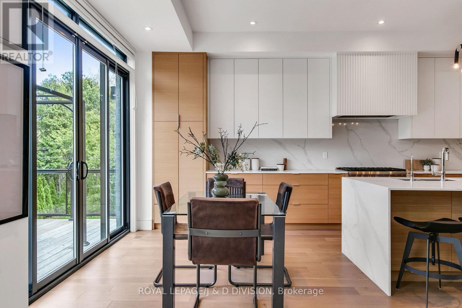414 GLENGARRY AVENUE - 22