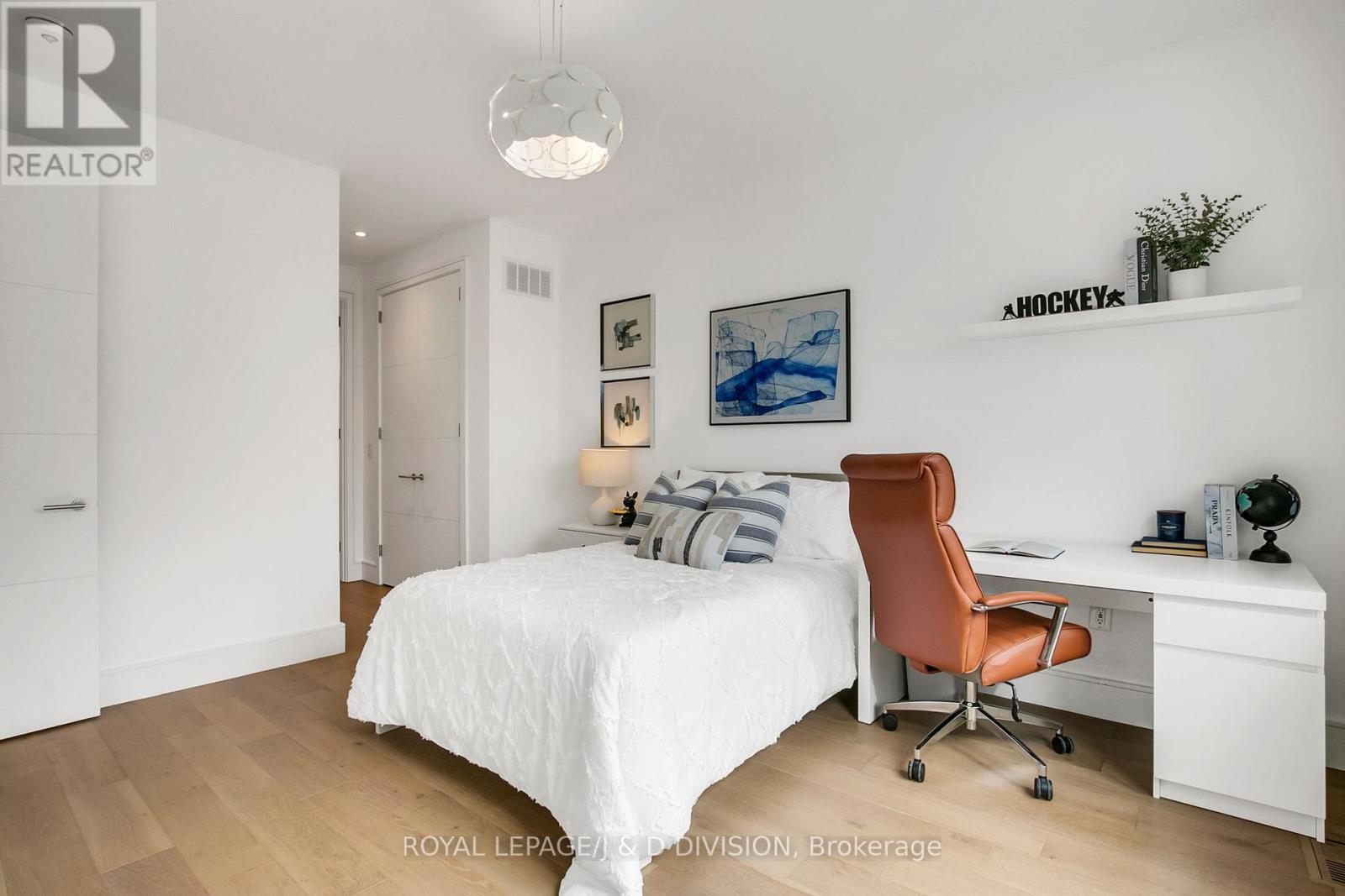414 GLENGARRY AVENUE - 33