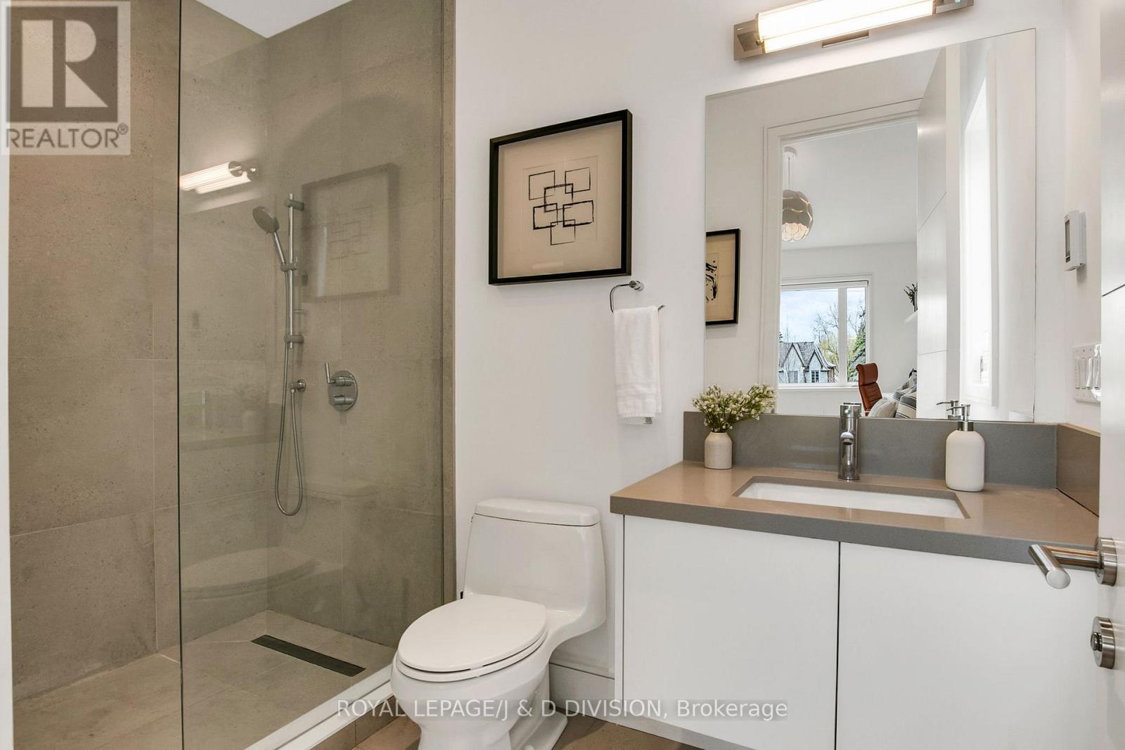 414 GLENGARRY AVENUE - 34