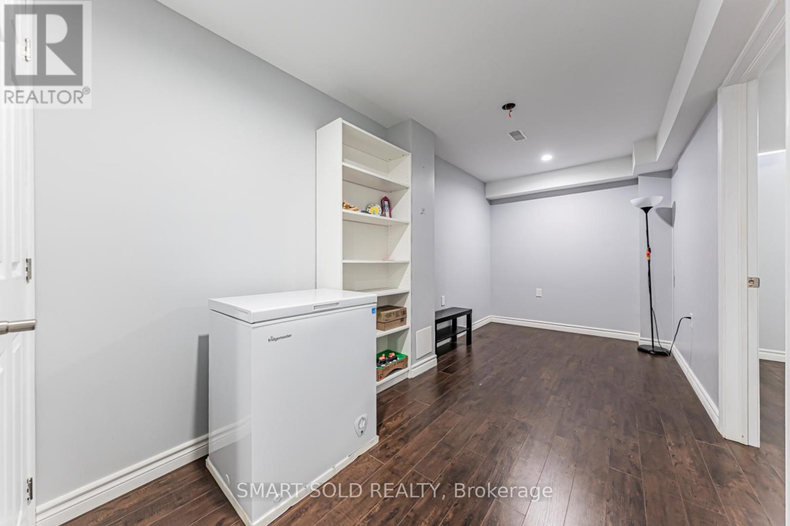 34 ATLANTIS DRIVE - 24