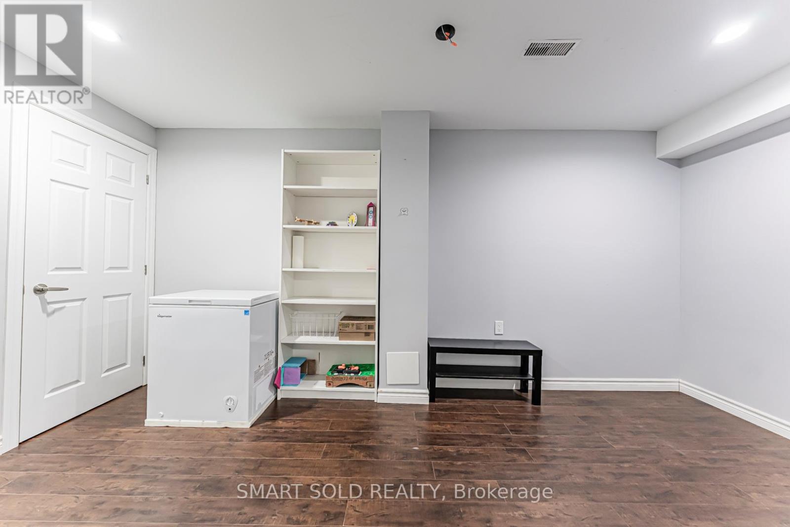 34 ATLANTIS DRIVE - 25