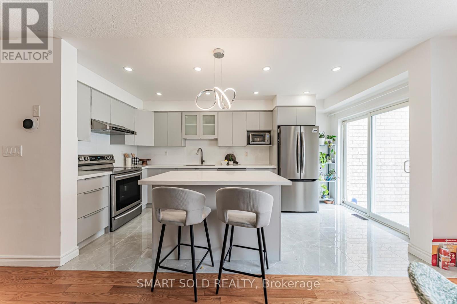 34 ATLANTIS DRIVE - 9