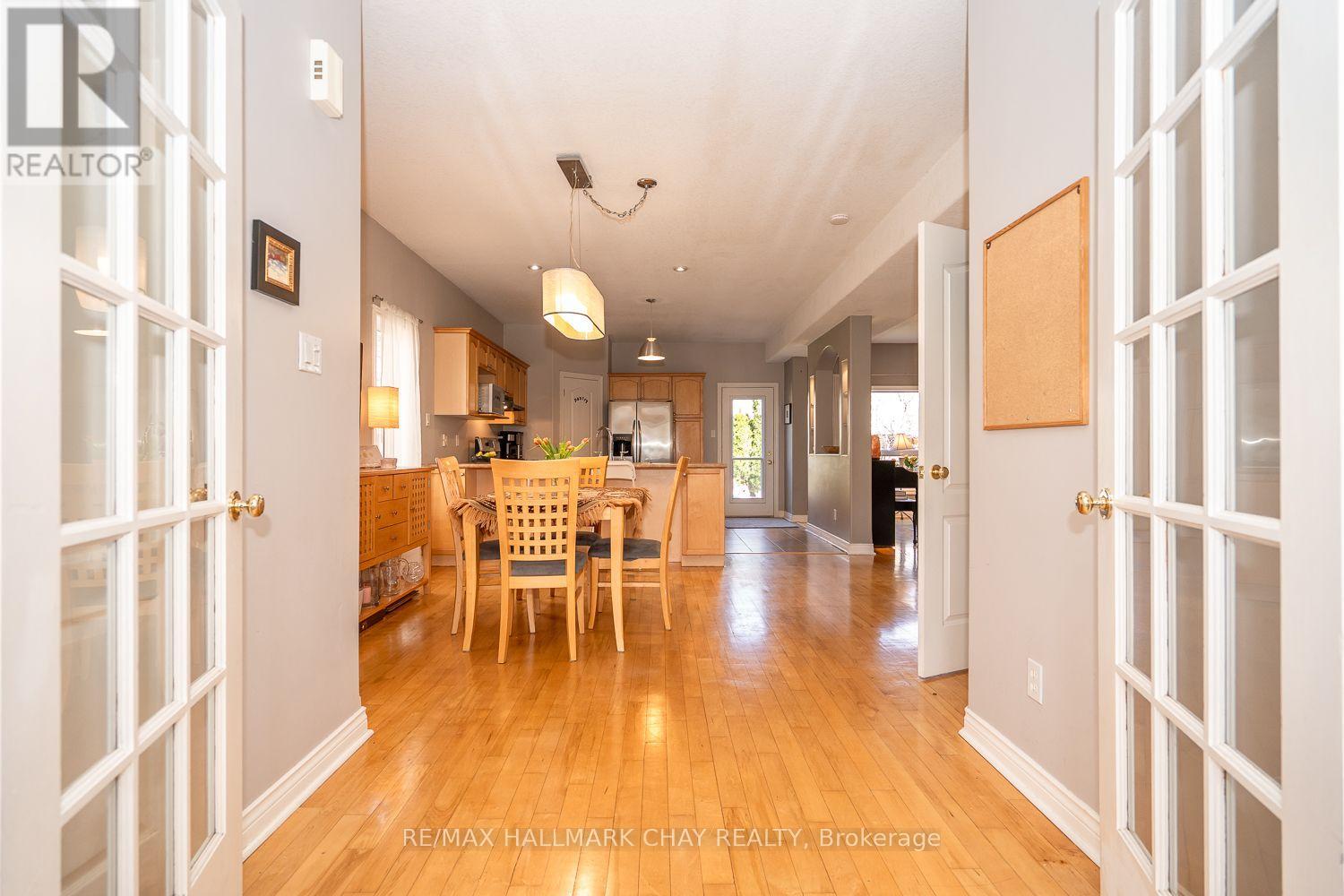 37 STONEHAM STREET - 10