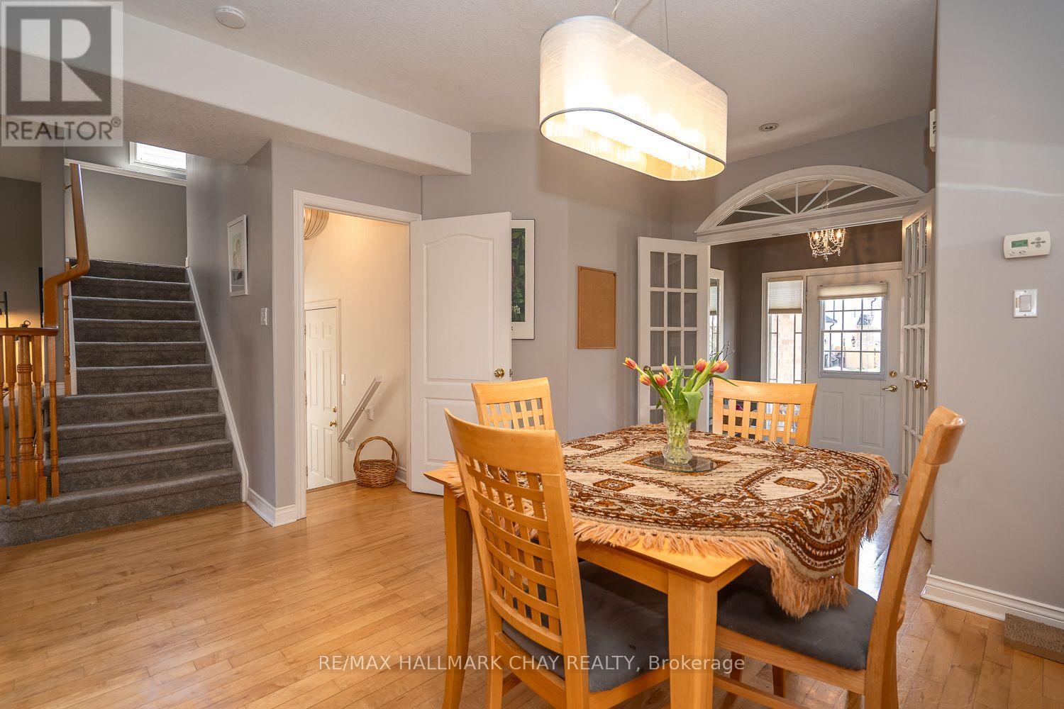 37 STONEHAM STREET - 12