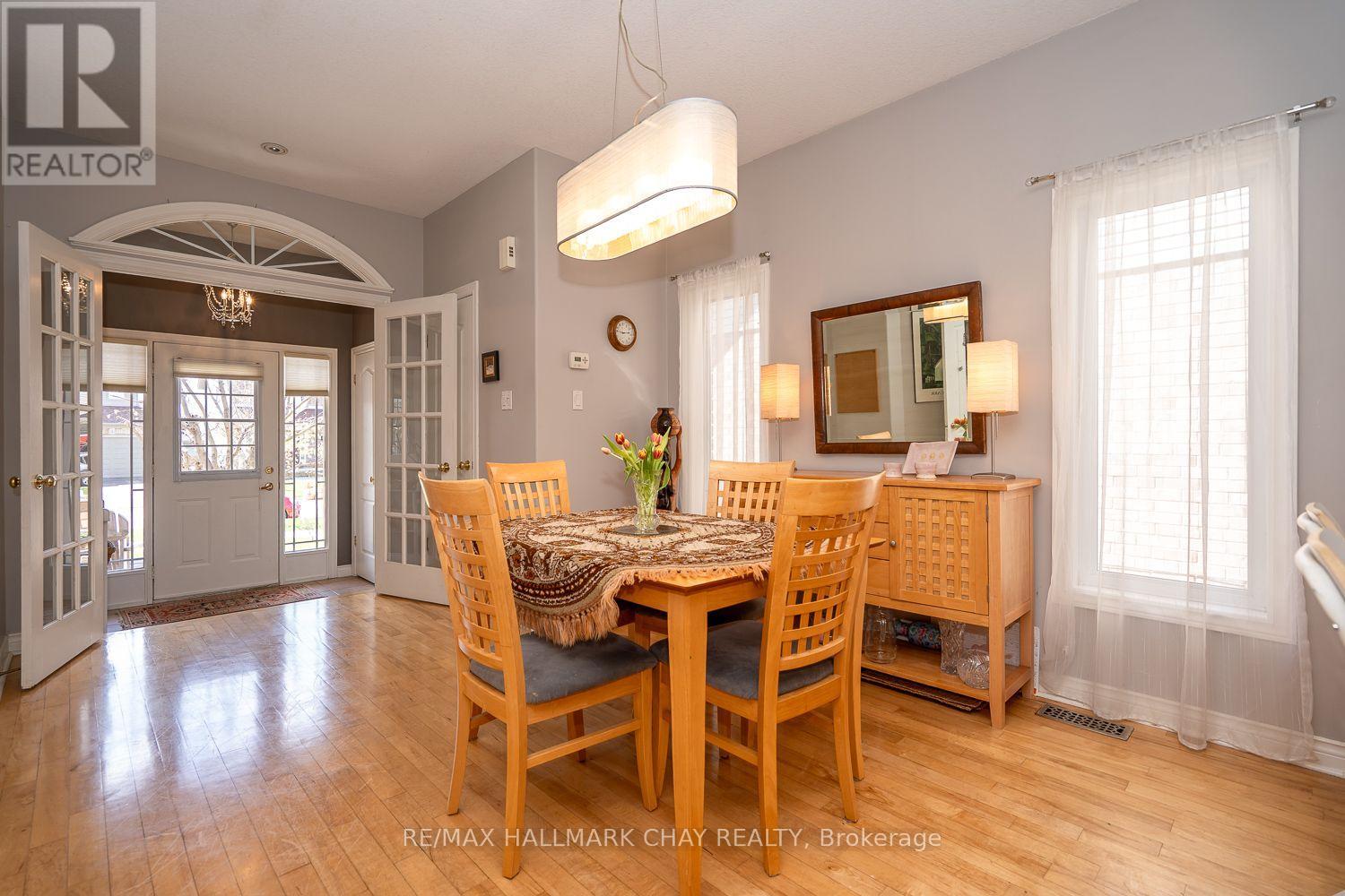 37 STONEHAM STREET - 13