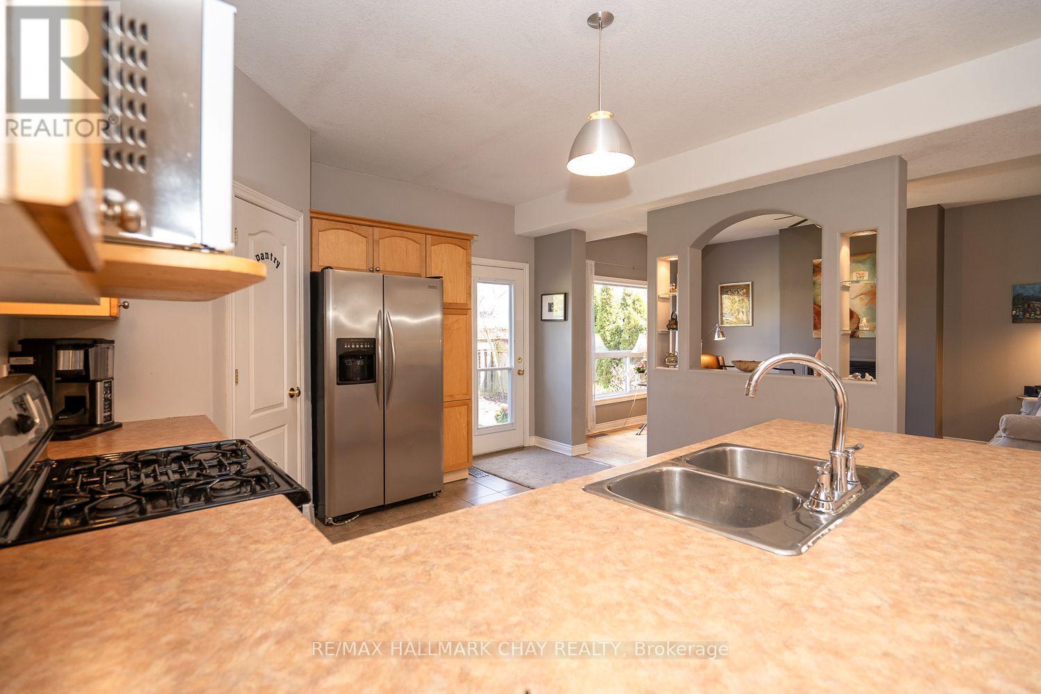 37 STONEHAM STREET - 15