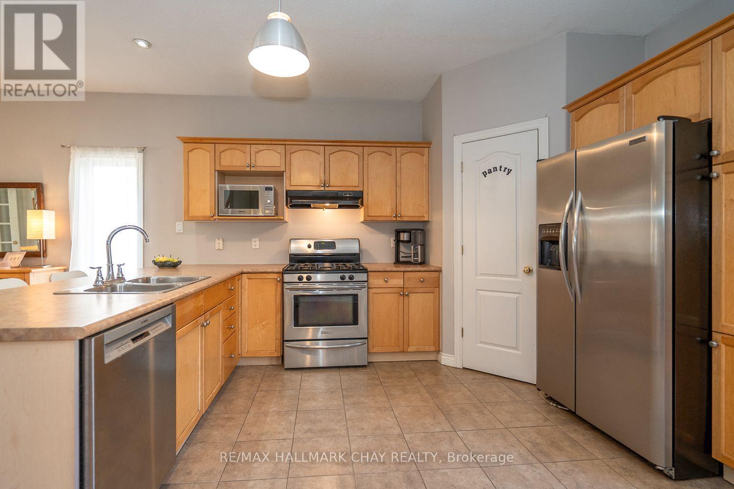 37 STONEHAM STREET - 16