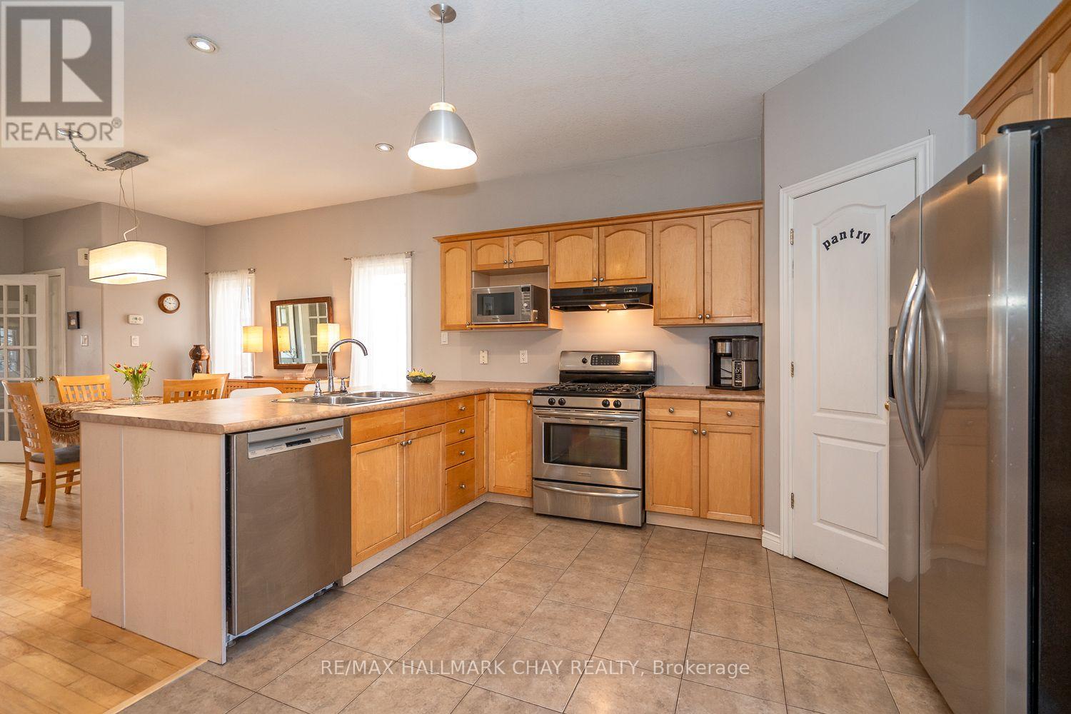 37 STONEHAM STREET - 17