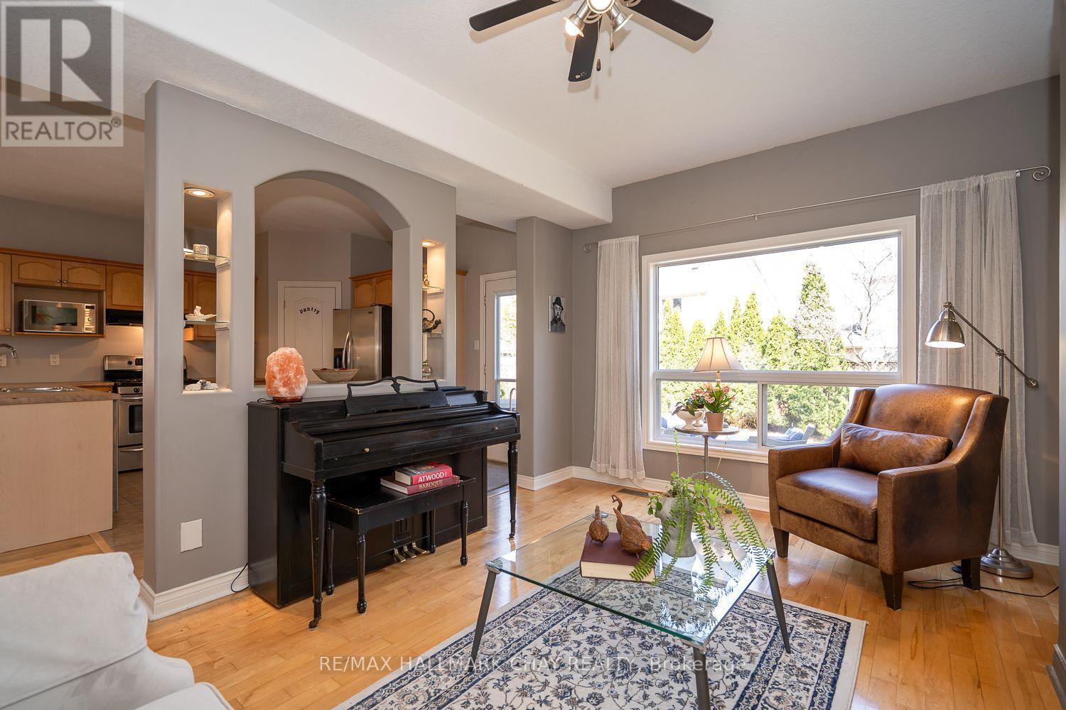 37 STONEHAM STREET - 22