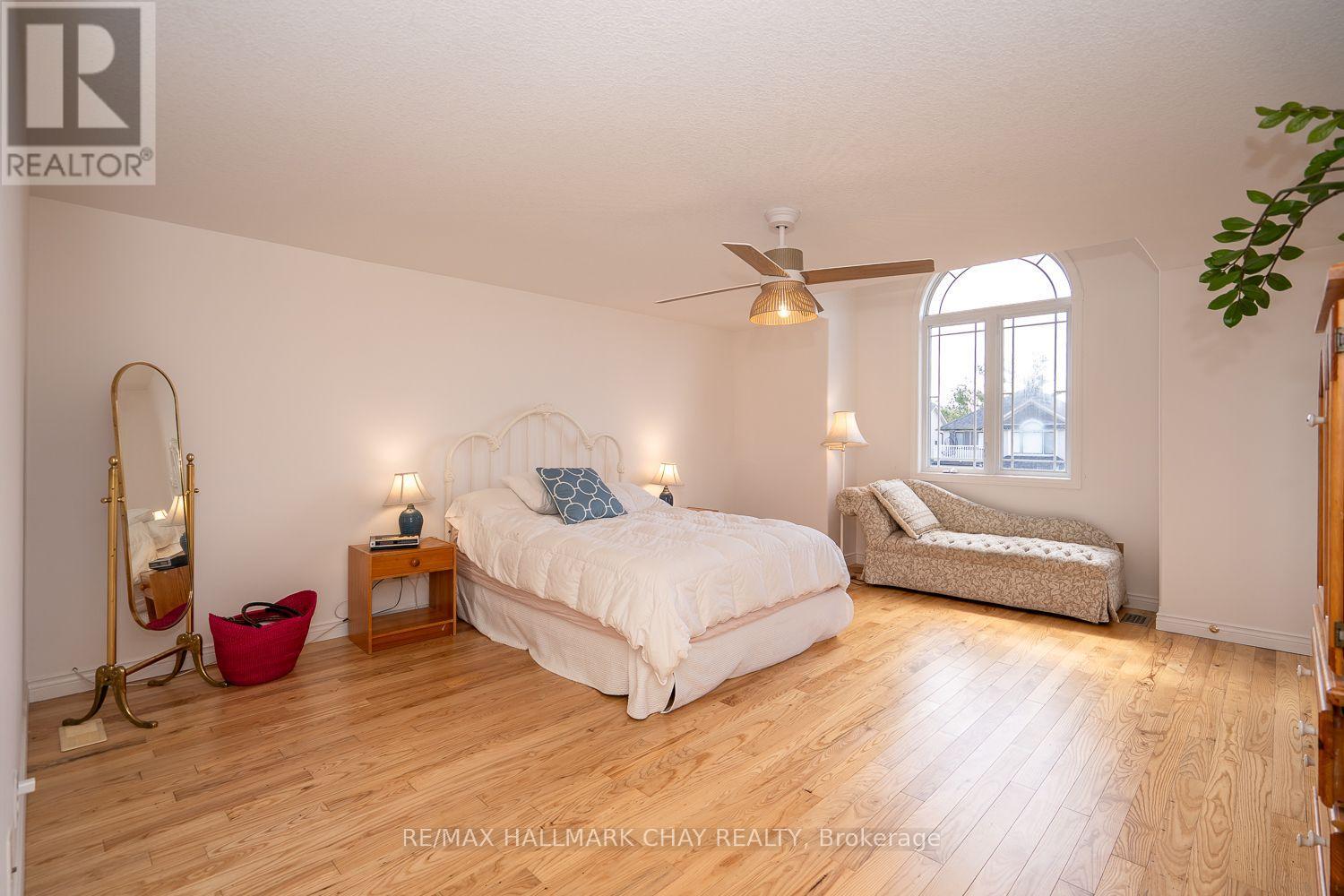 37 STONEHAM STREET - 26