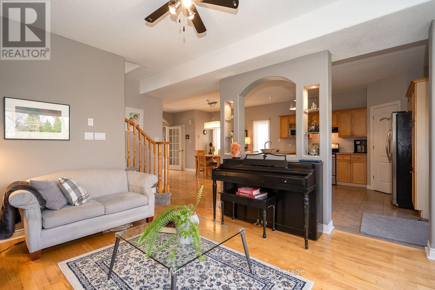 37 STONEHAM STREET - 3
