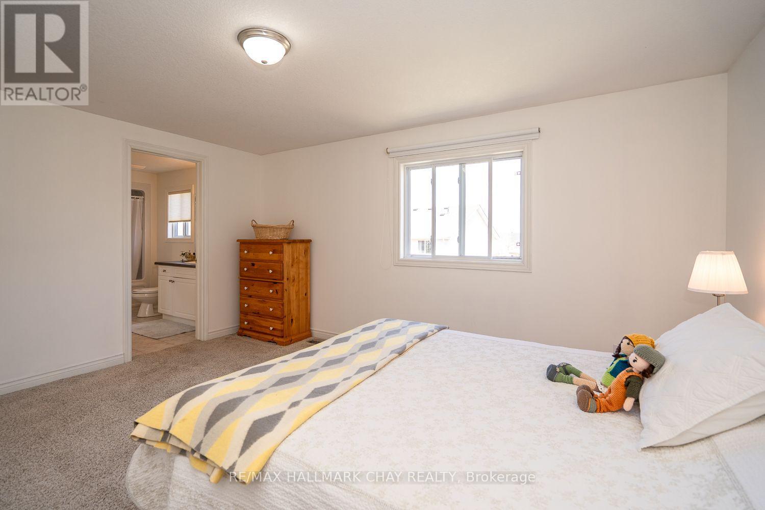 37 STONEHAM STREET - 33