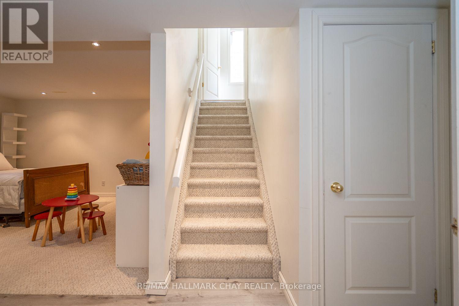 37 STONEHAM STREET - 43