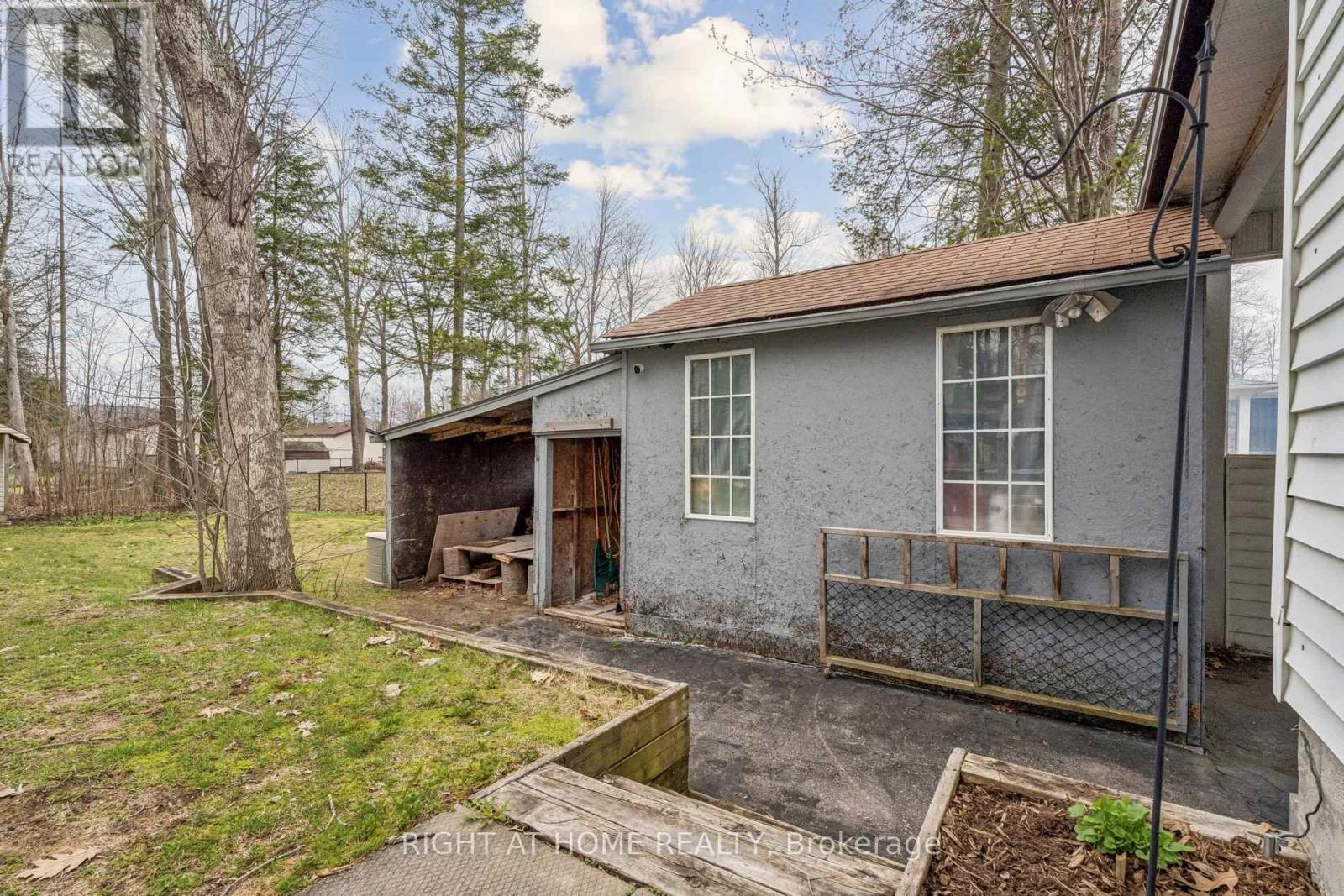 158 ZOO PARK ROAD - 38