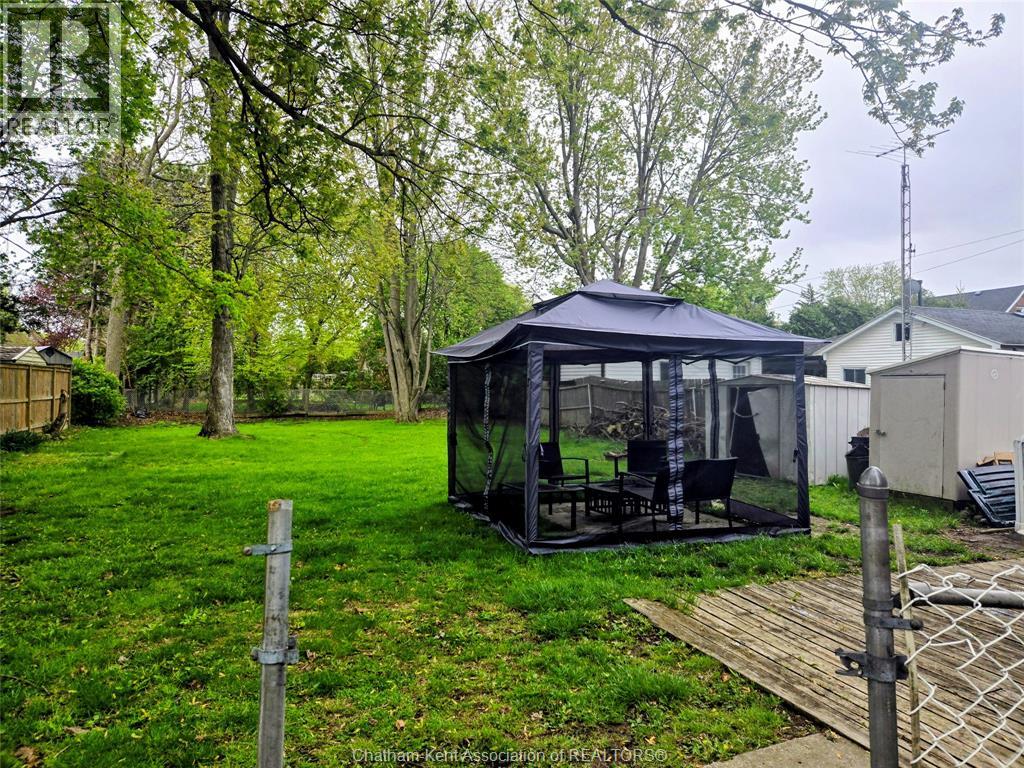 36 McNaughton Ave E AVENUE, Chatham, Ontario, N7L2G1 — Photo 7