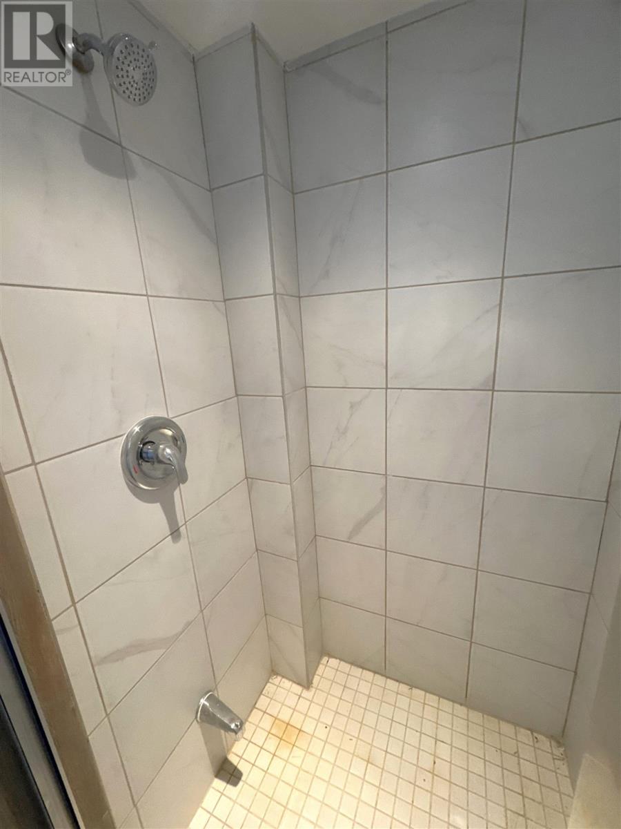 44 Axmith AVE - 27