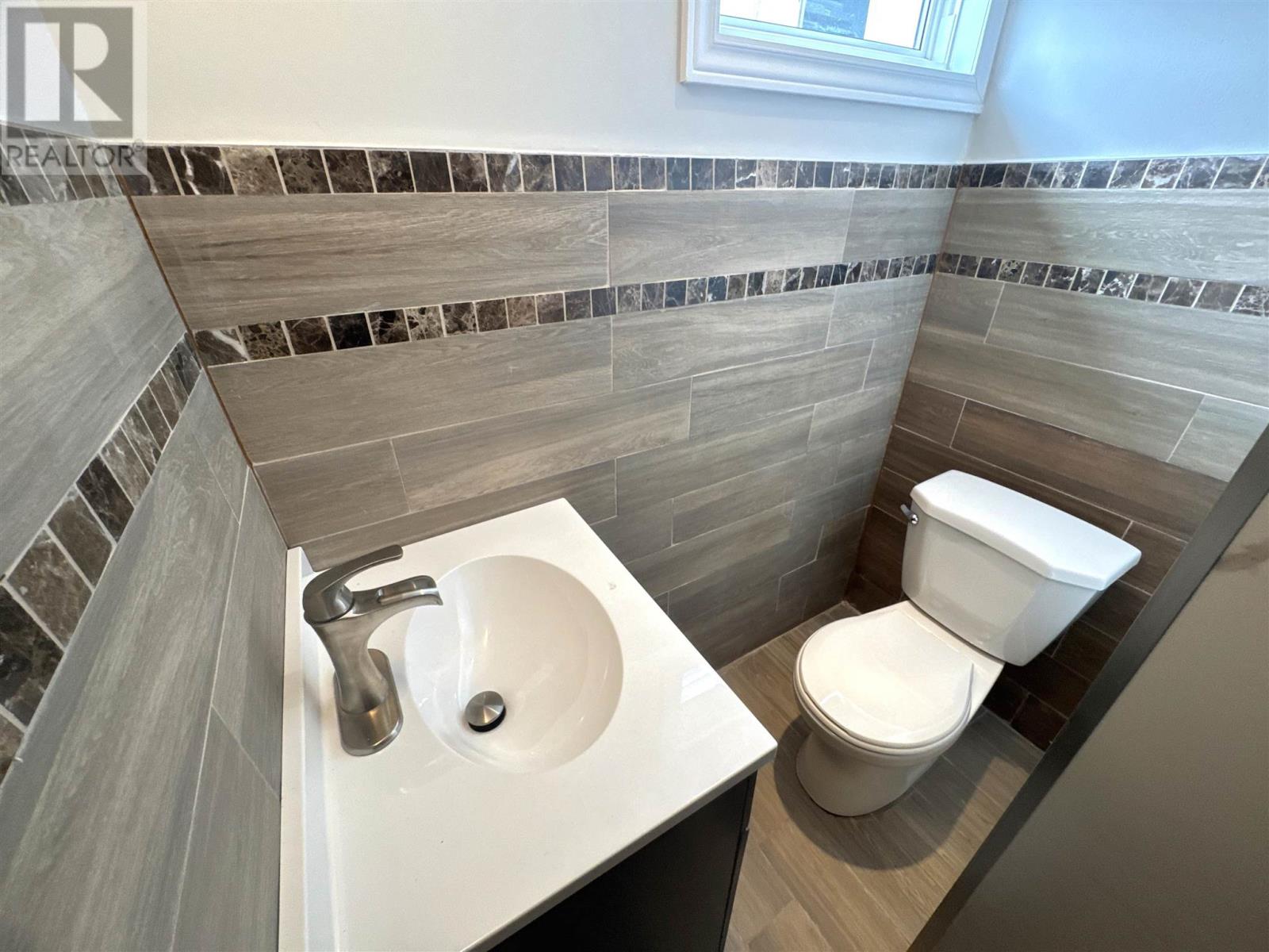 44 Axmith AVE - 26