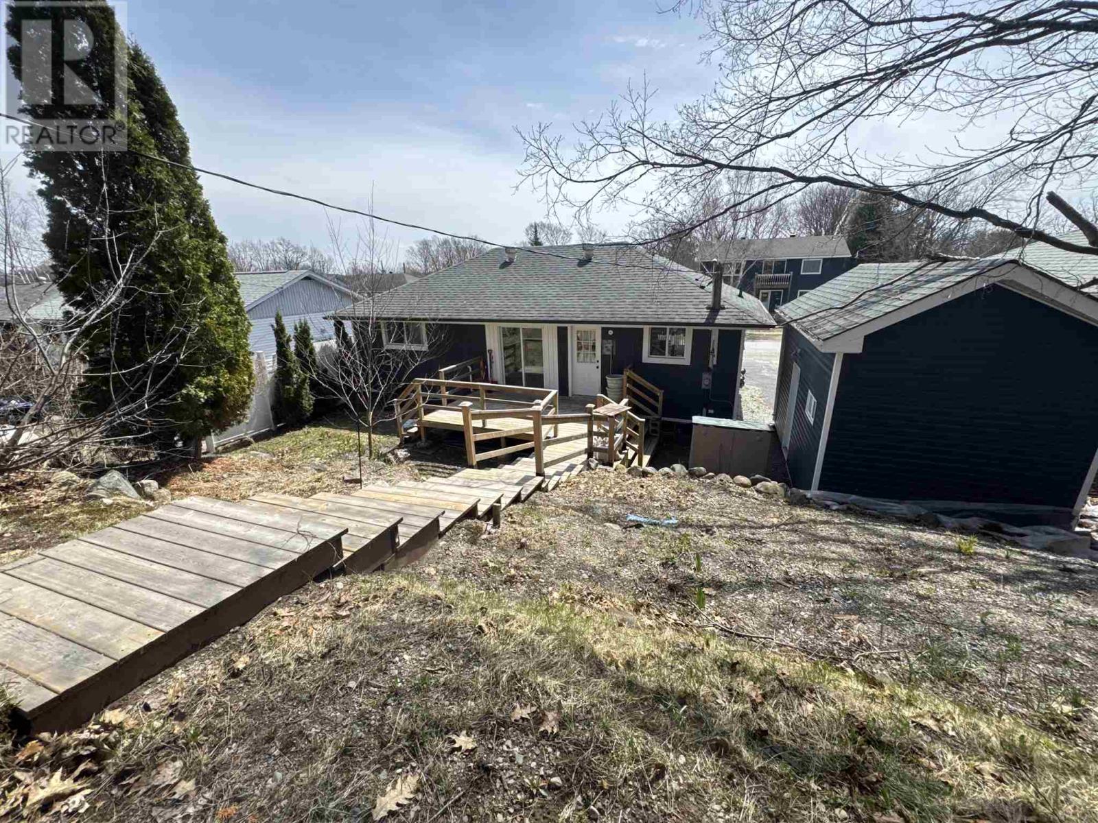 44 Axmith AVE - 40