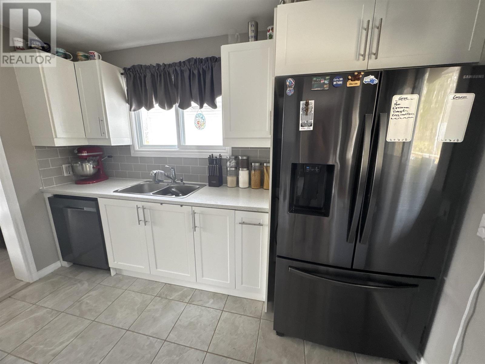 44 Axmith AVE - 8