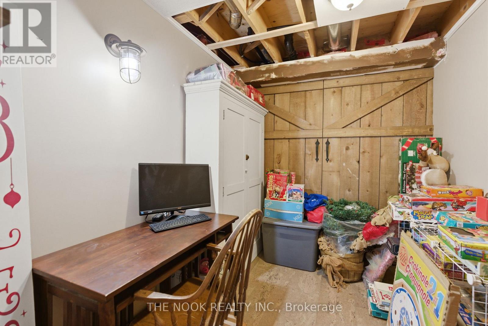 1545 CAMP LINE ROAD - 34
