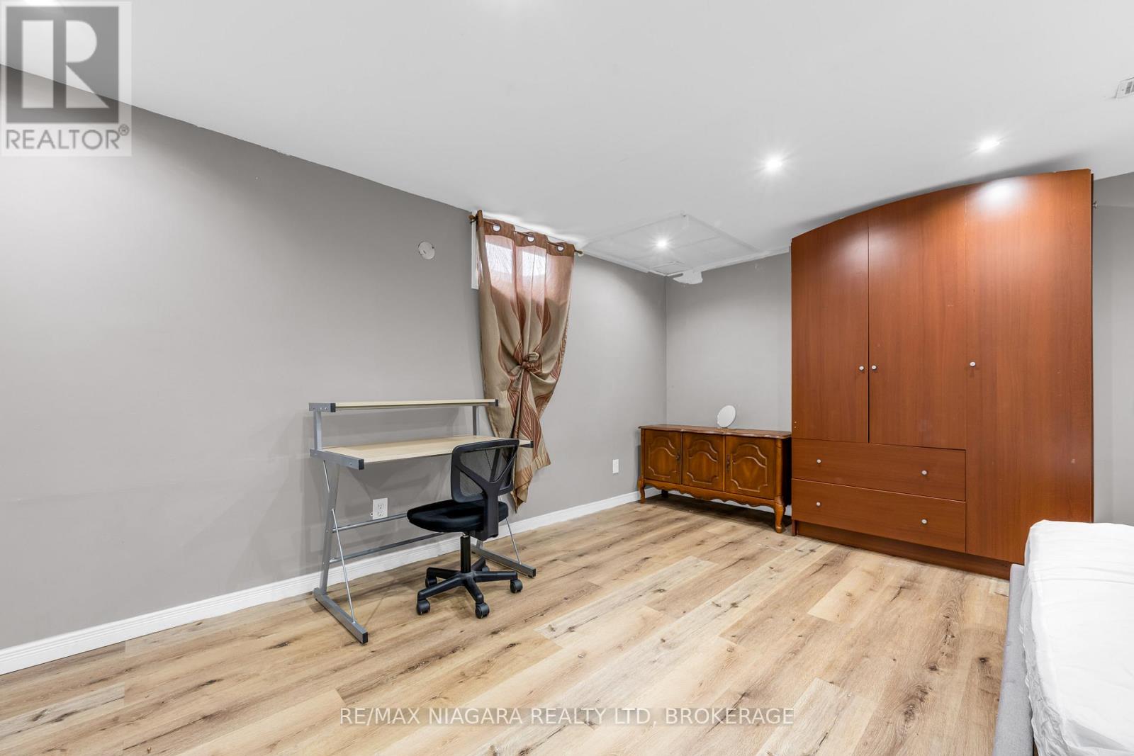 46 MACOOMB DRIVE - 13