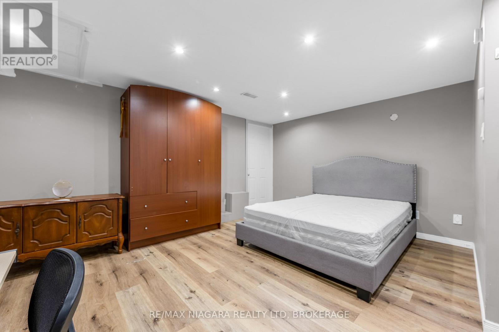 46 MACOOMB DRIVE - 14