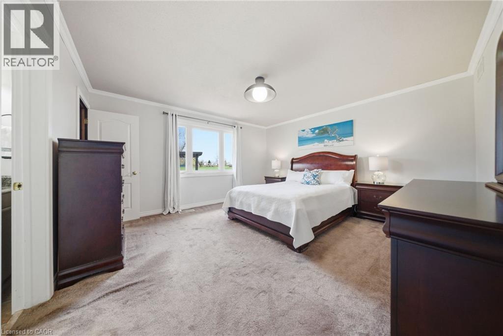 3 MEADOWBROOK Court - 24