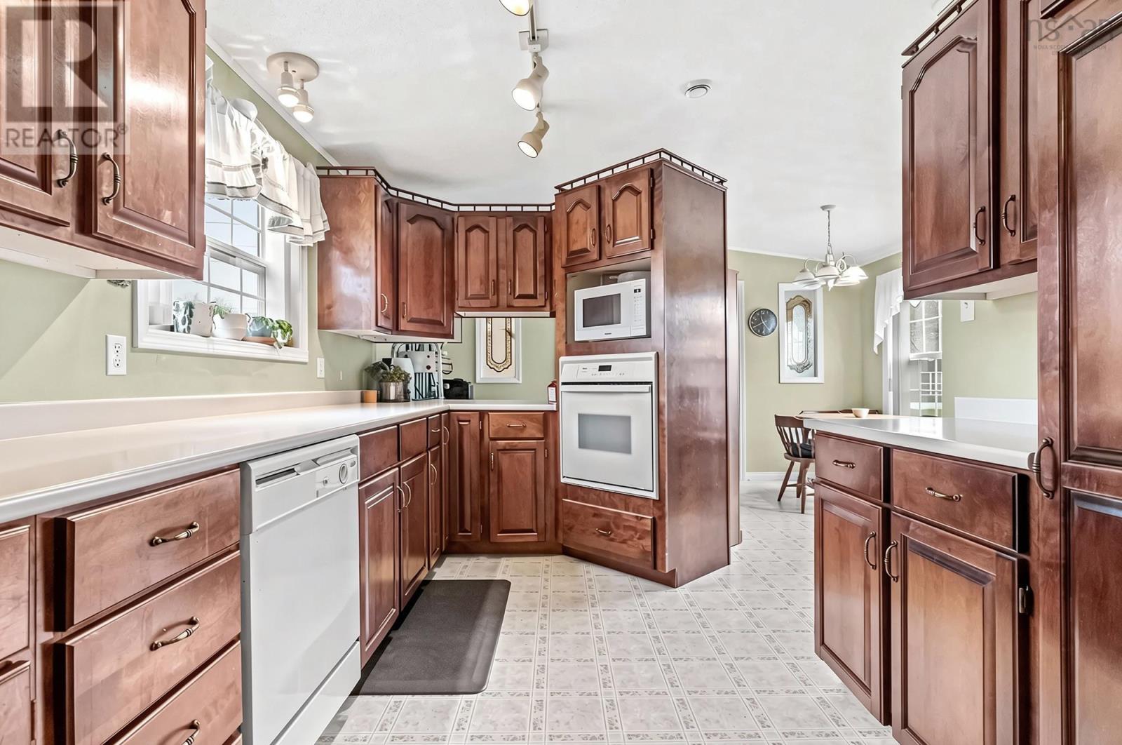 42 Manor Drive - 21
