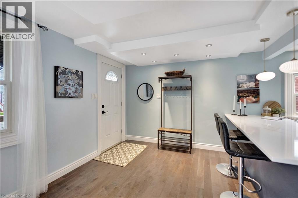 302 EAST 22ND Street, Hamilton, Ontario, L8V2W1 — Photo 3