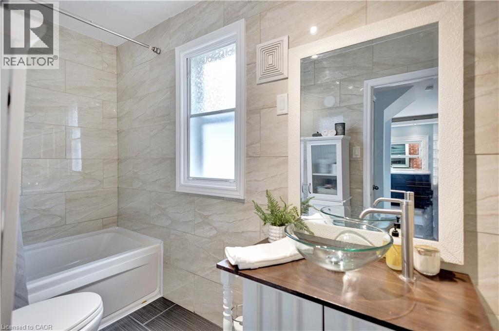302 EAST 22ND Street, Hamilton, Ontario, L8V2W1 — Photo 9
