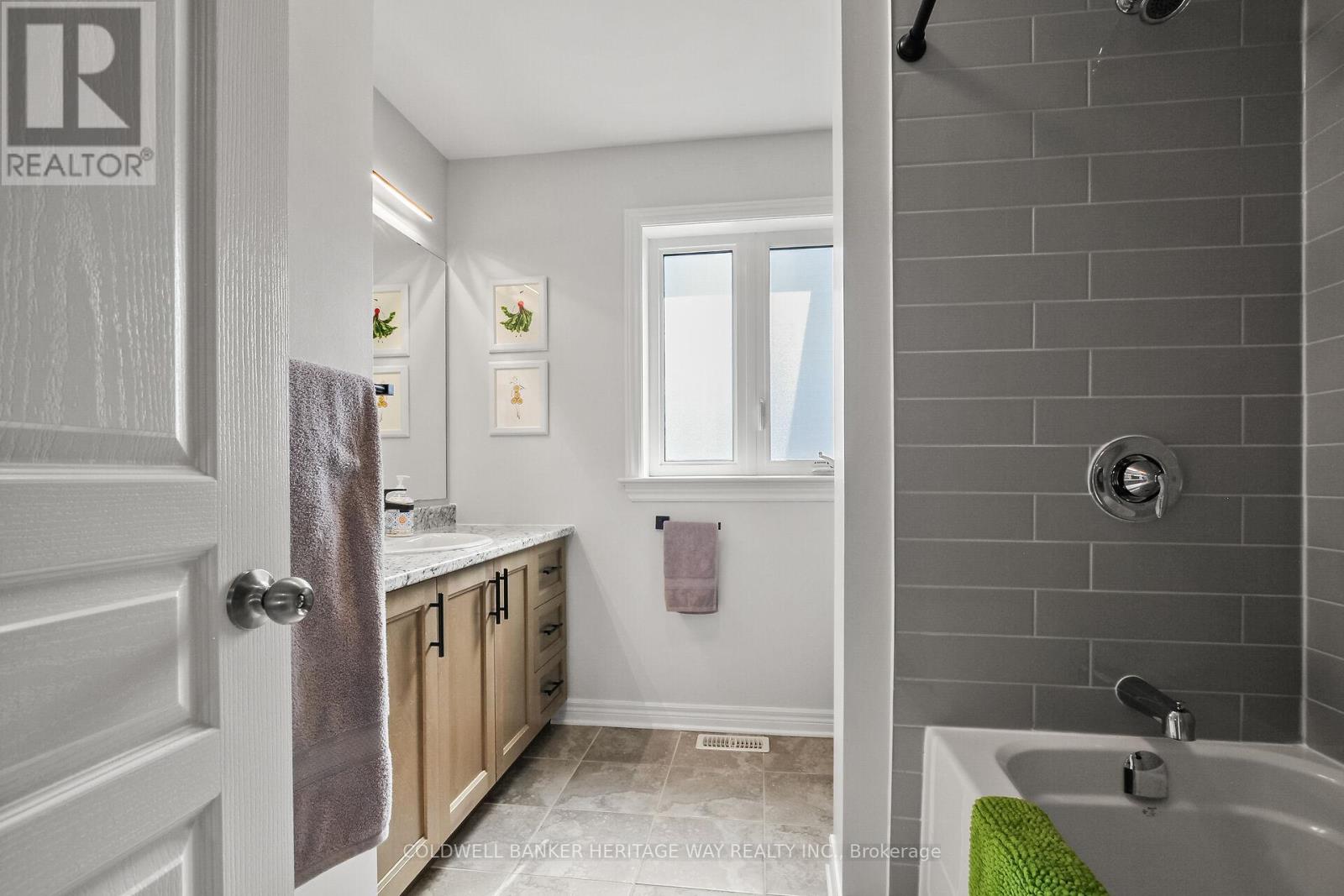 82 DULMAGE STREET - 26