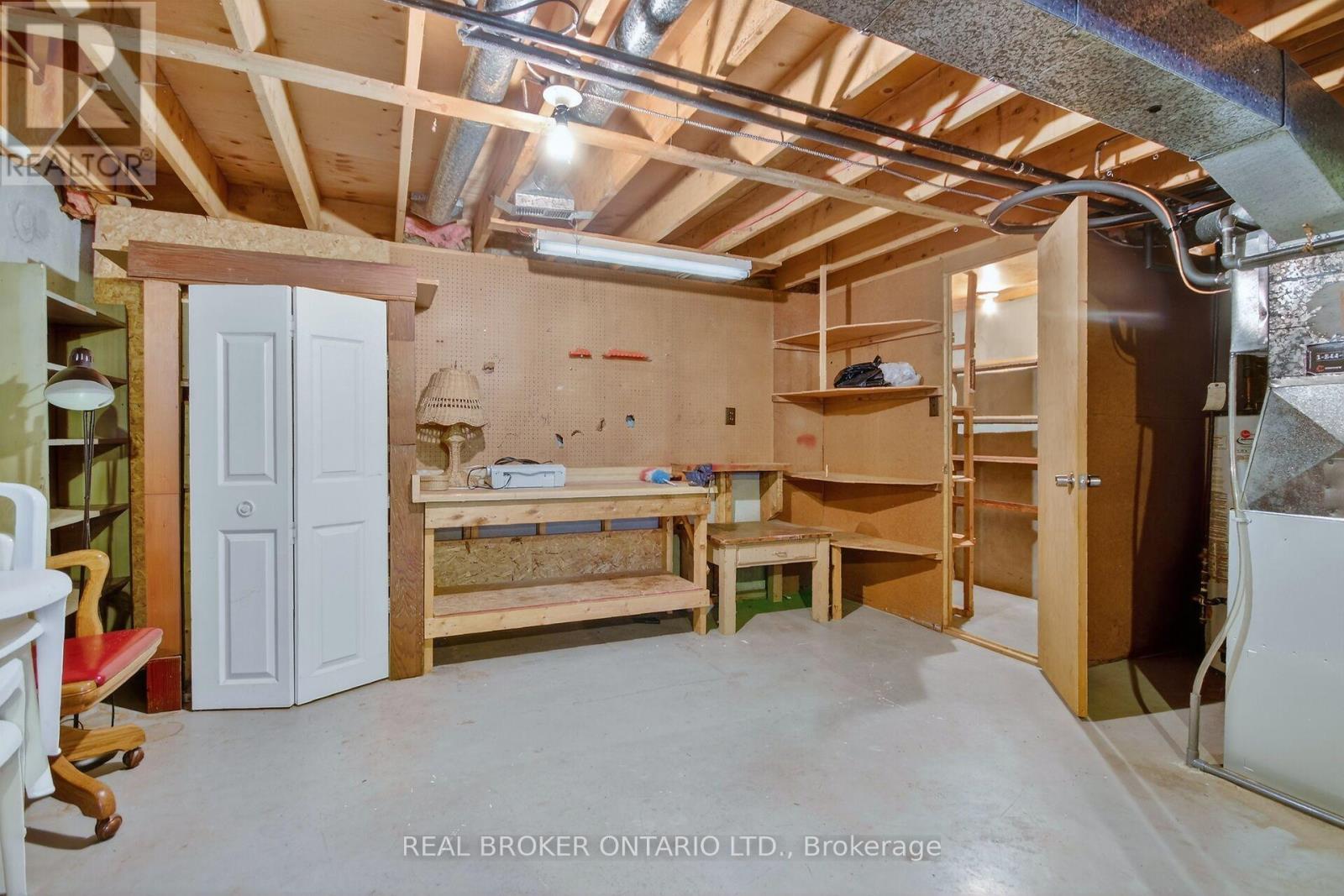 10 AMUNDSEN CRESCENT - 22
