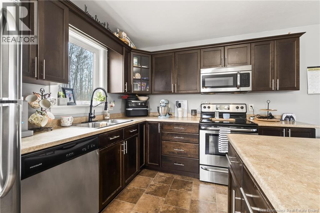 196 Lorette Street - 11