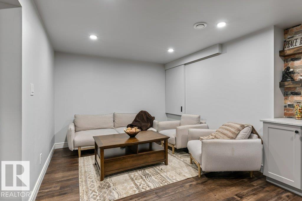 1271 SANDSTONE BV, Sherwood Park