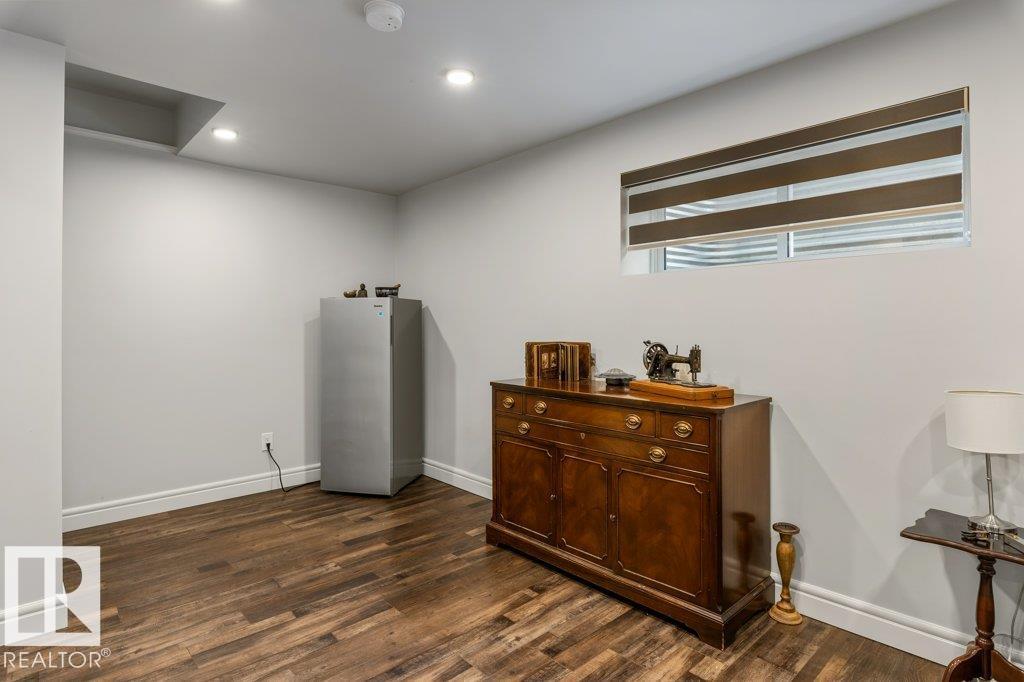 1271 SANDSTONE BV, Sherwood Park