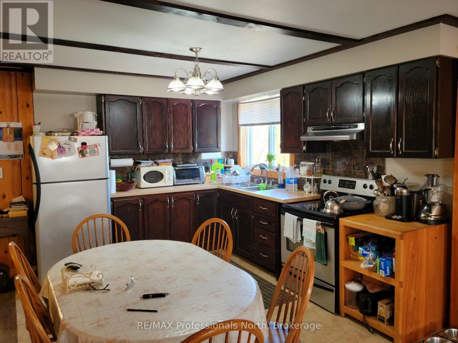 3944 CHETWYND ROAD - 11