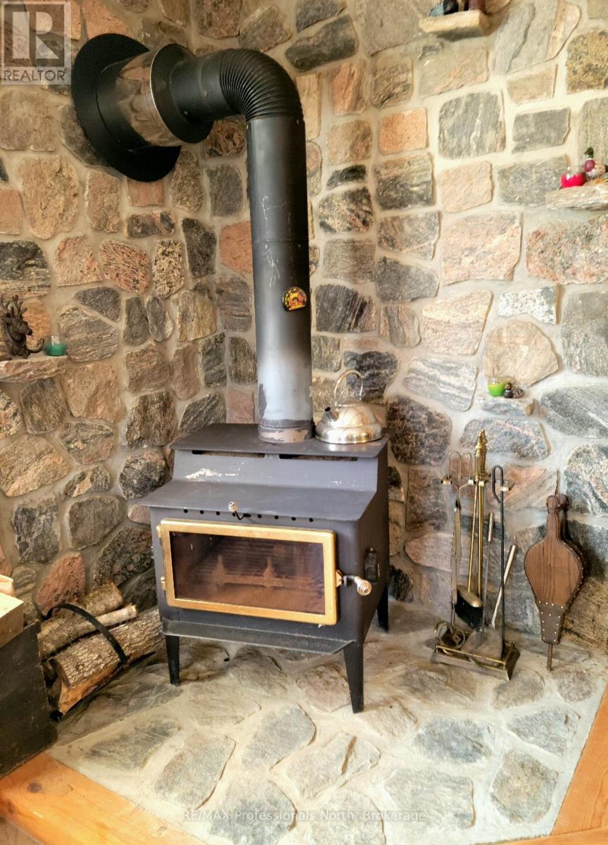 3944 CHETWYND ROAD - 14