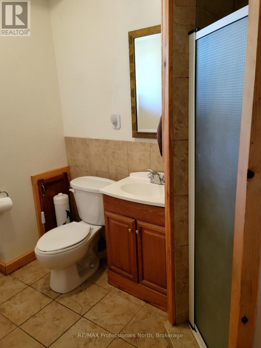 3944 CHETWYND ROAD - 17