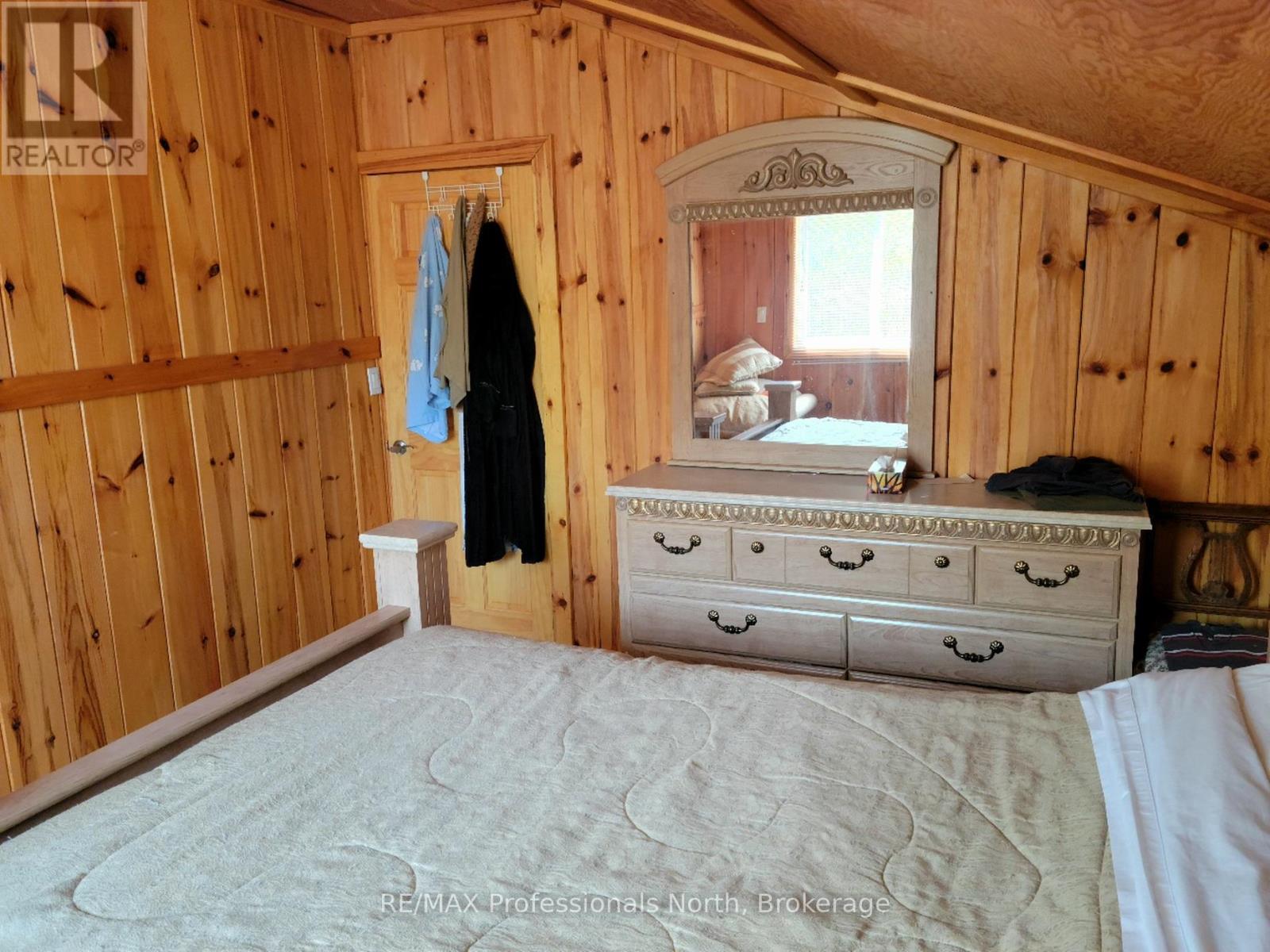 3944 CHETWYND ROAD - 21