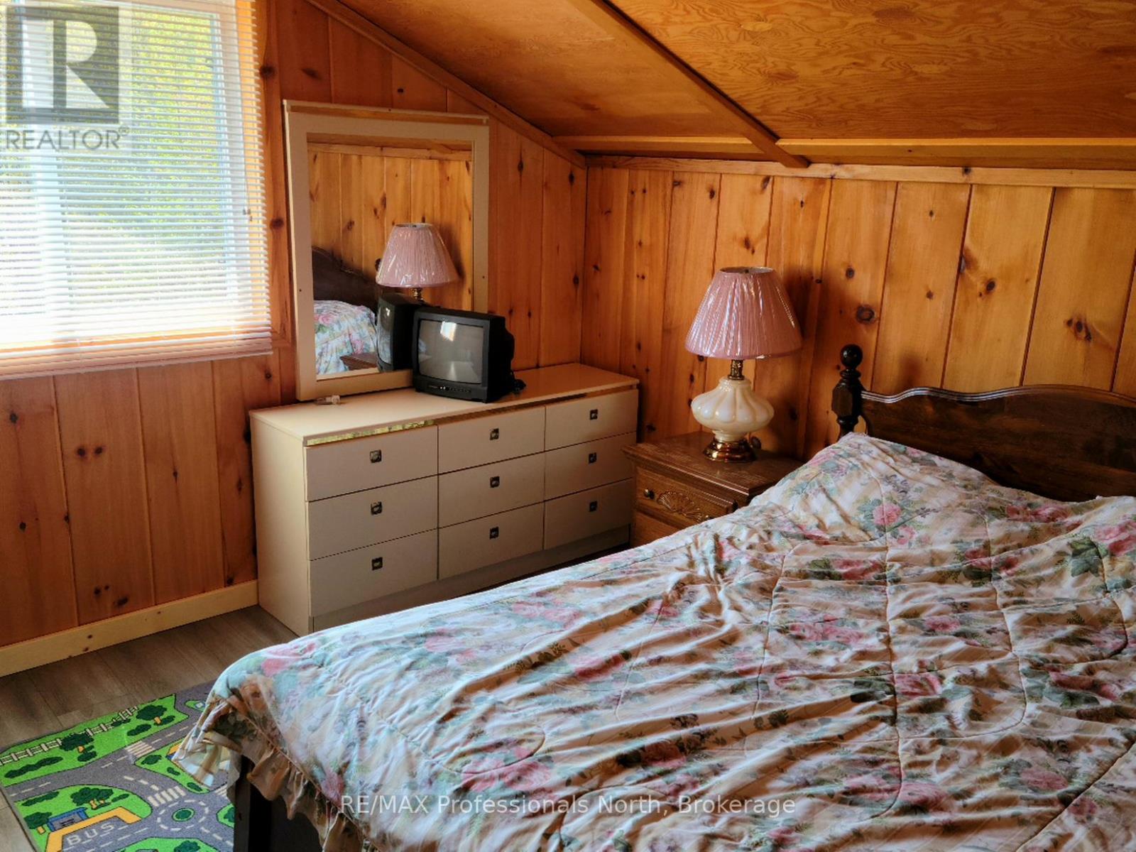 3944 CHETWYND ROAD - 22
