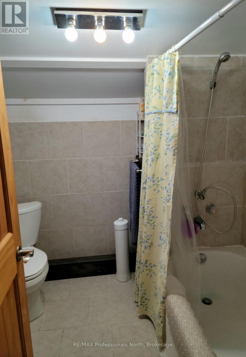 3944 CHETWYND ROAD - 25